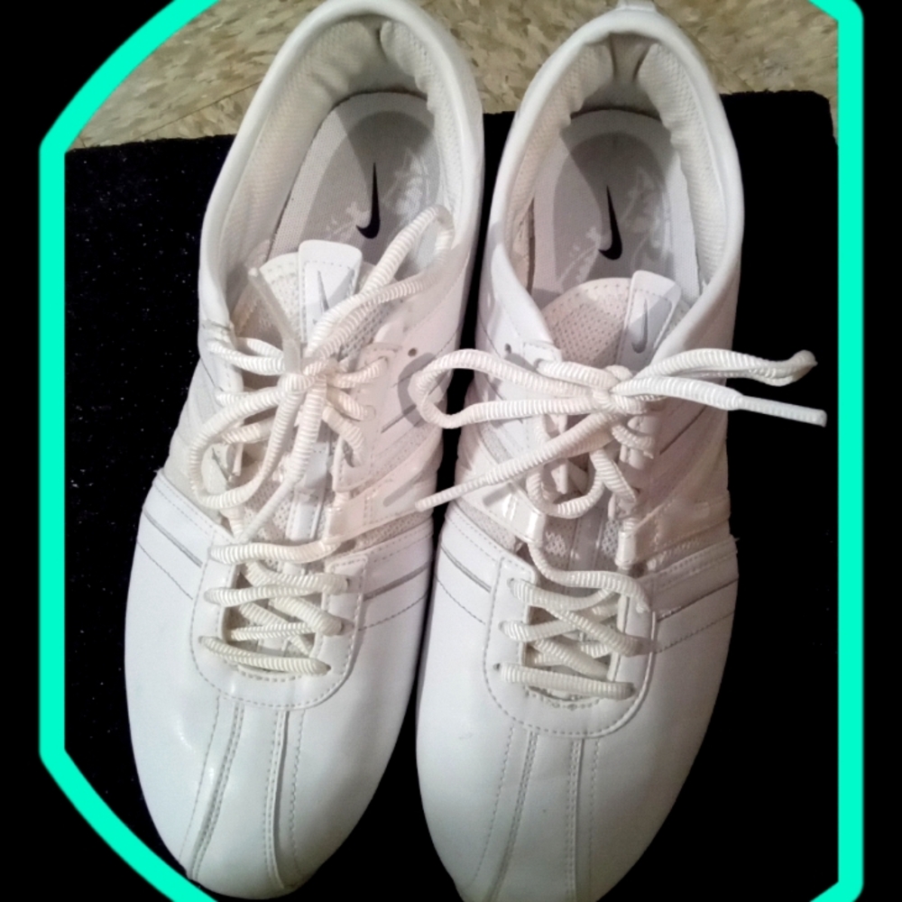 Nike Women's White Laced Air Athletic Trainers